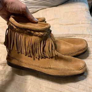 Size 7.5 Minnetonka ankle boots